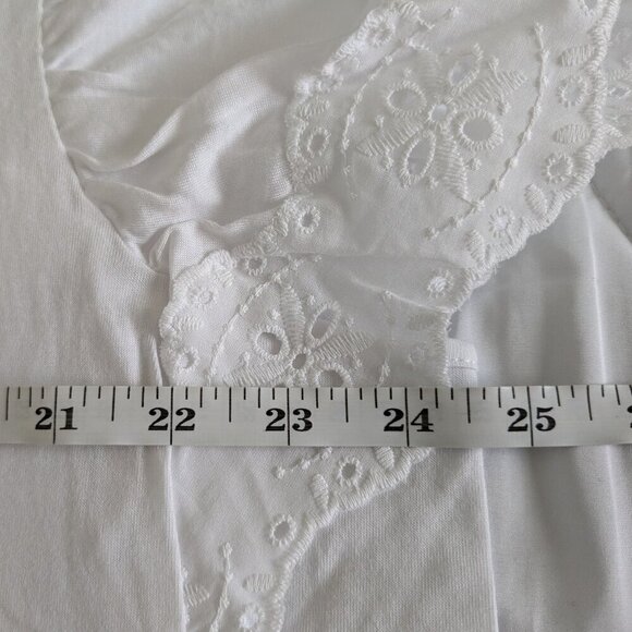 T Tahari Top Size 2X White Crochet Scalloped Lace Short Flutter Sleeves NWT Airy - Picture 12 of 13